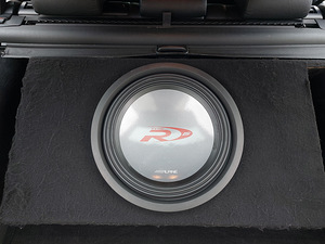 Продам элемент alpine type r 15 swr 1522d с коробкой и усилителем (3 фото из 5)