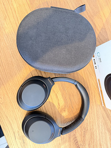 Sony WH-1000XM4 juhtmevabad kõrvaklapid (1 foto / 3)