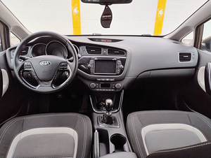 Kia ceed 1.4 Comfort SE 2014 (11 foto / 15)