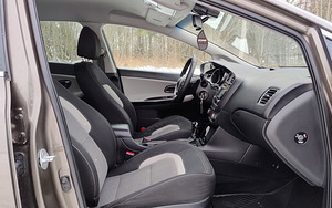Kia Ceed 1.6 Comfort SE (9 foto / 15)