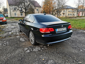 Alcantara salong ja distantsihoidev püsikiirusehoidja (6 foto / 12)