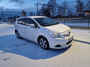 Toyota Verso 2012 2.0 93kw (3 foto / 8)