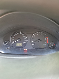 Mitsubishi carisma (3 foto / 5)