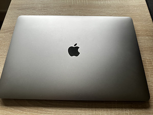 Apple Macbook Pro i7/16GB/256GB (15-inch, 2018), Space Grey (1 foto / 5)