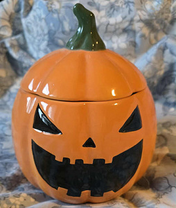 Halloween Pumpkin kommikauss (1 foto / 3)