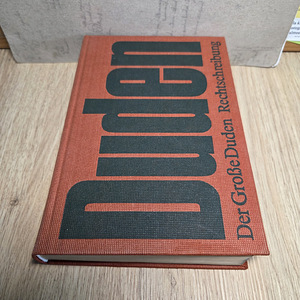 Der Große Duden: Rechtschreibung - saksa õigekeelsussõnaraa (1 foto / 4)