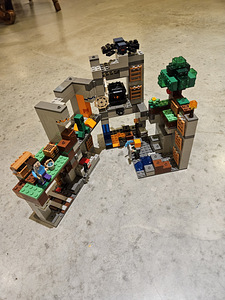 Lego набор Minecraft 21147 (4 фото из 4)