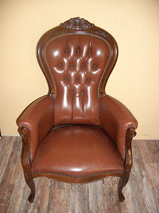 Кожаное кресло