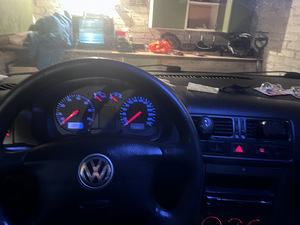VOLKSWAGEN BORA (3 foto / 10)