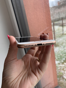 iPhone 8 64GB Rose Gold (7 foto / 10)