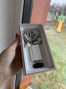 iPhone 8 64GB Rose Gold (8 foto / 10)