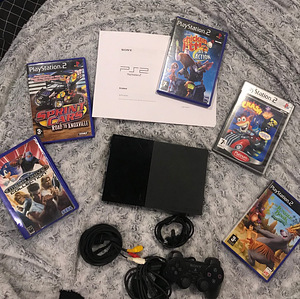 Playstation 2 + 5 mängu (1 foto / 3)