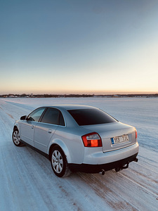 Audi A4 2.5 150kw quattro (4 foto / 10)