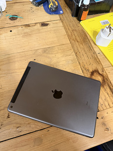 Apple iPad 8 gen 128GB+WiFi+Cellular LTE (2 foto / 3)