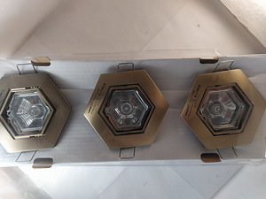 Точ.светильник Hexagon 3x50W антик.бронза (1 фото из 6)
