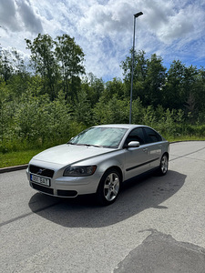 Volvo S40 2.4 125kW Автомат (2 фото из 9)