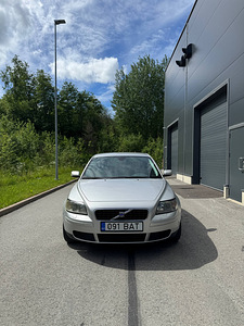 Volvo S40 2.4 125kW Автомат (6 фото из 9)