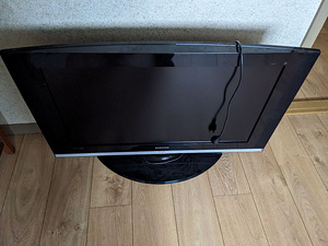 Retro LCD teler Samsung LE37S71B (1 foto / 2)