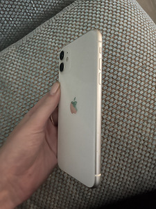 iPhone 11 64gb (3 foto / 3)