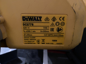 Лобзик DeWalt DCS778 + аккумулятор 9.0Ач (2 фото из 3)