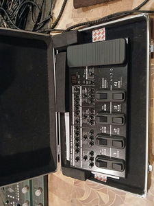 Boss ME-90 koos kohvriga (1 foto / 1)