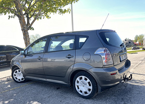 Toyota Corolla (14 фото из 15)