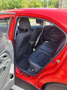 Kia rio 1.4 disel 2012 (8 foto / 10)
