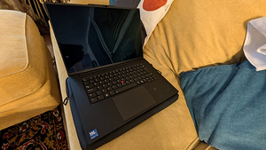 ThinkPad P1 Gen 7 (16" Intel) NVIDIA 4070, 64GB DDR5, 4kOLED (1 foto / 2)