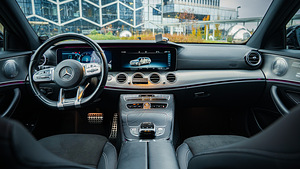Mercedes Benz e220d 2019 (9 foto / 15)