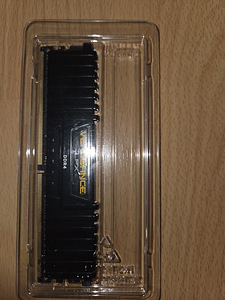 Operatiivmälu ddr4 1×16 2400mhz vegeance lpx intel (2 foto / 3)