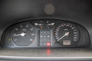 Renault Laguna 1.8 88kW (6 foto / 6)