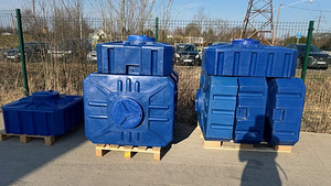 Plastikust kandiline mahuti – 300 L (2 foto / 2)