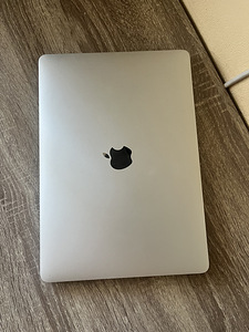 MacBook Air 2019 13 inch (4 foto / 7)