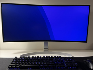 Monitor LG 34UC99-W 34" inches 3440 x 1440 (1 foto / 5)