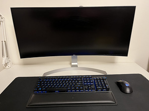 Monitor LG 34UC99-W 34" inches 3440 x 1440 (3 foto / 5)
