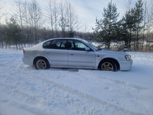 Subaru Legacy (6 фото из 10)