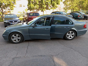 MERCEDES-BENZ E 200 KOMPRESSOR (4 foto / 7)