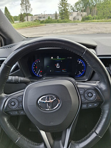 Toyota Corolla Touring Sport (7 foto / 12)