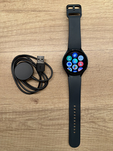 Samsung Galaxy Watch 4 (44mm) (1 foto / 2)