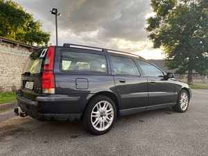 Volvo V70 2.4 D5 | 120kw | ATM (2 foto / 6)