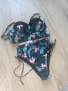 Купальники (2 фото из 2)