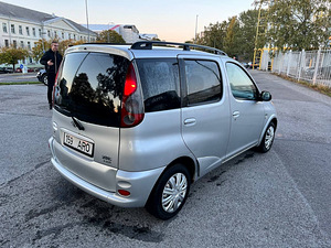 Toyota Yaris verso (4 foto / 9)