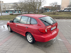 Киа Рио (3 фото из 6)