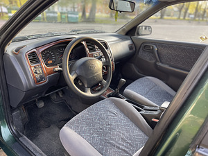 Nissan Primera (5 foto / 9)