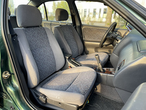 Nissan Primera (6 foto / 9)