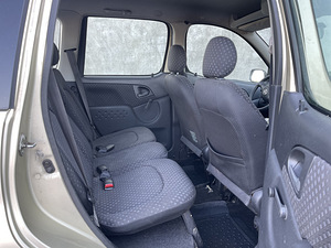 Toyota Yaris verso (9 foto / 10)