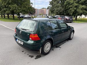 Volswagen Golf (4 foto / 10)