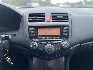 Honda Accord (9 foto / 10)