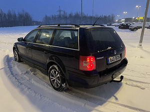 Volkswagen Passat (6 foto / 14)