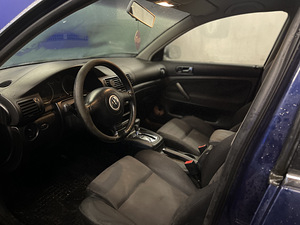 Volkswagen Passat (9 foto / 14)